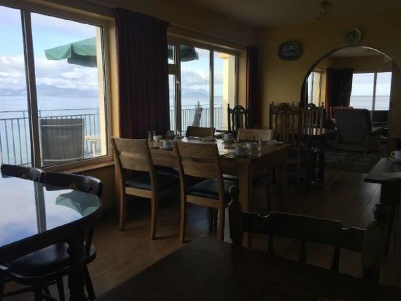 O Neills Bed And Breakfast ディングル エクステリア 写真